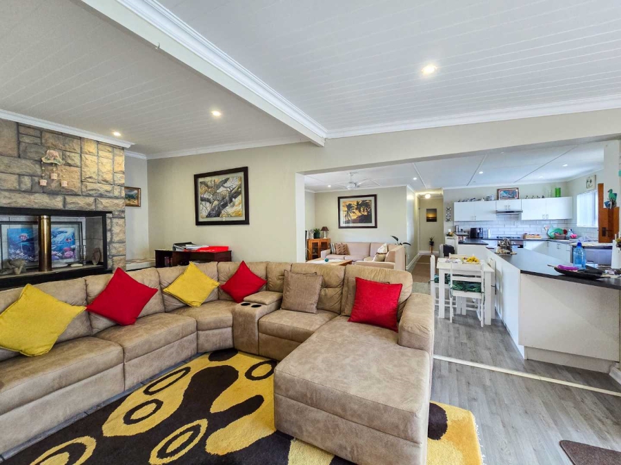 3 Bedroom Property for Sale in Stilbaai Wes Western Cape